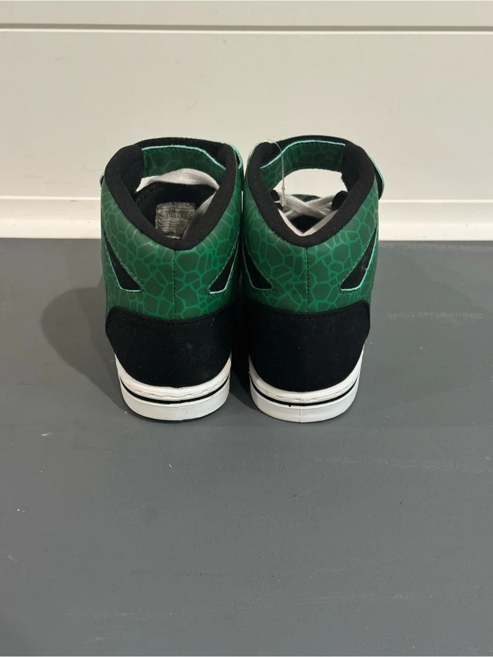 Kids High-Top Sneakers with Green and Black Accents - Durable Everyday Shoes